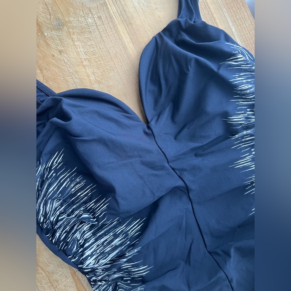 New Miraclesuit Temptress One Piece in Silver Shores Size 12 - Picture 6 of 11